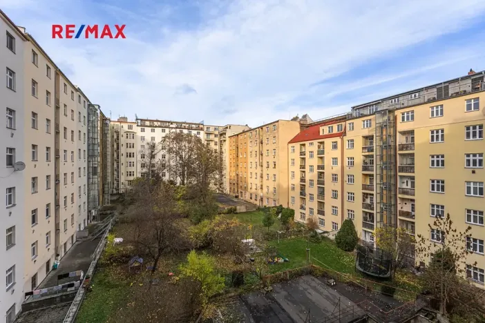 Pronájem bytu 2+kk, Praha - Vinohrady, Šrobárova, 49 m2
