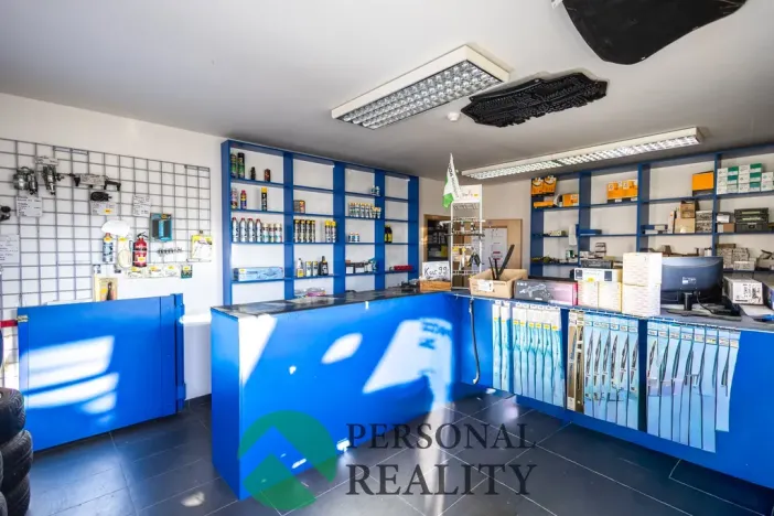 Prodej obchodního prostoru, Králův Dvůr - Levín, 411 m2