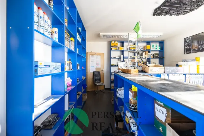 Prodej obchodního prostoru, Králův Dvůr - Levín, 411 m2