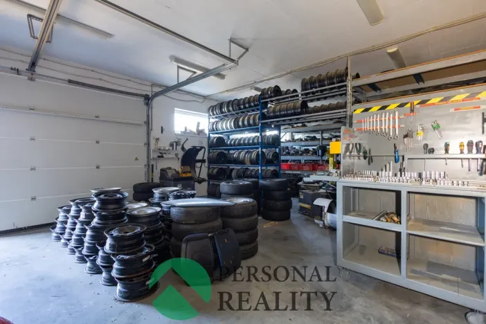 Prodej obchodního prostoru, Králův Dvůr - Levín, 411 m2