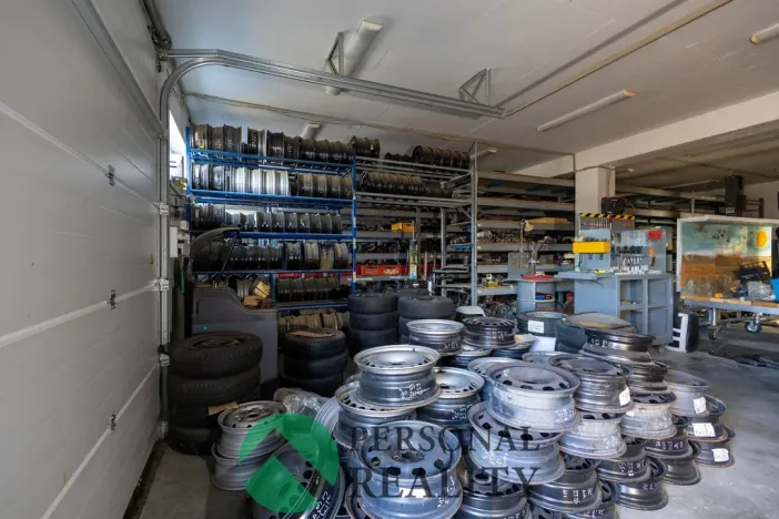 Prodej obchodního prostoru, Králův Dvůr - Levín, 411 m2