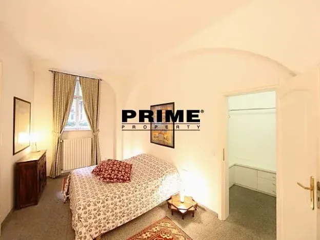 Pronájem bytu 2+kk, Praha - Malá Strana, Vlašská, 92 m2