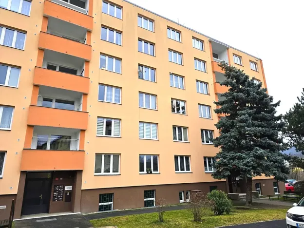 Prodej bytu 2+1, Karlovy Vary, Lomená, 52 m2