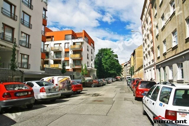 Pronájem bytu 1+kk, Praha - Košíře, Pod Kavalírkou, 35 m2