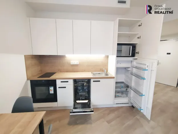 Pronájem bytu 1+kk, Praha - Smíchov, 36 m2