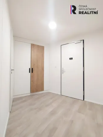 Pronájem bytu 1+kk, Praha - Smíchov, 36 m2