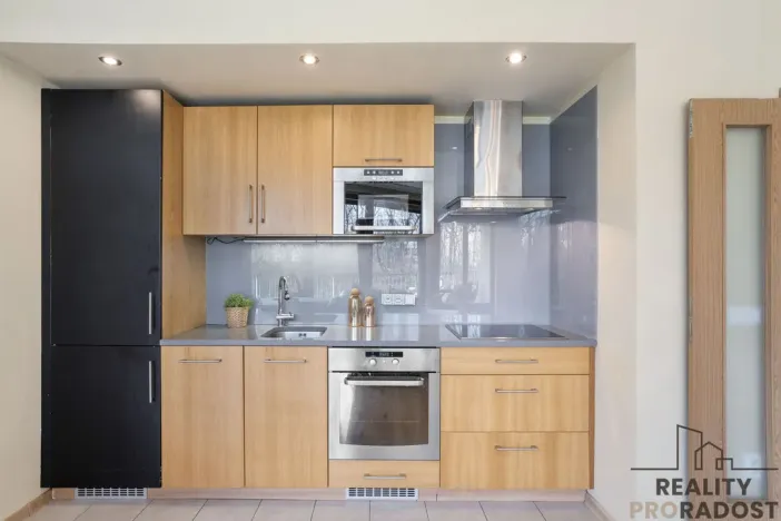 Pronájem bytu 2+kk, Praha - Vokovice, K Červenému vrchu, 73 m2