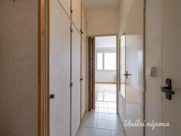 Pronájem bytu 1+kk, Praha - Záběhlice, Jabloňová, 24 m2