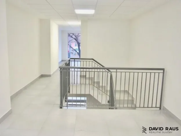 Prodej obchodního prostoru, Brno - Královo Pole, Mojmírovo náměstí, 78 m2