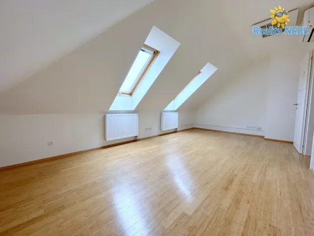 Pronájem bytu 2+1, Praha - Podolí, Nad spádem, 82 m2