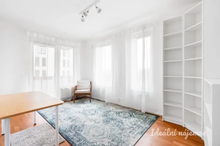 Pronájem bytu 3+kk, Praha - Hloubětín, Waltariho, 75 m2