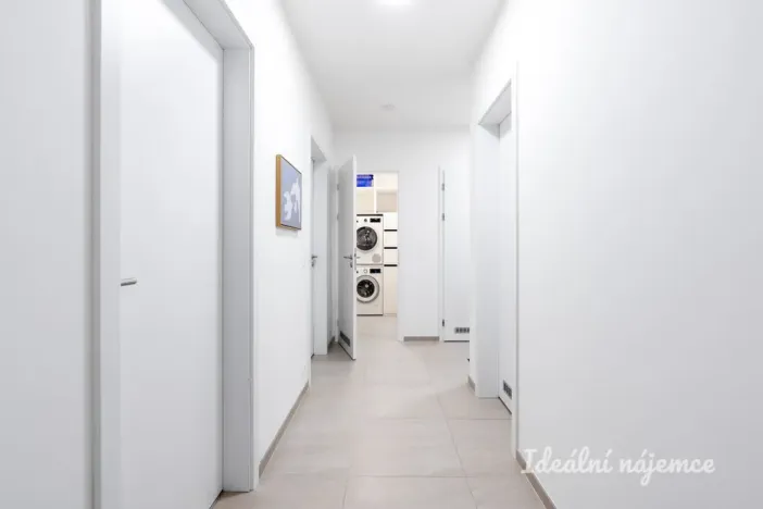 Pronájem bytu 3+kk, Praha - Hloubětín, Waltariho, 75 m2