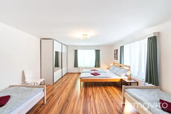 Prodej vícegeneračního domu, Lobeč, 340 m2