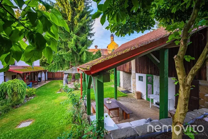 Prodej vícegeneračního domu, Lobeč, 340 m2