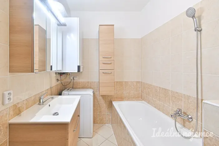 Pronájem bytu 2+kk, Lipůvka, 56 m2