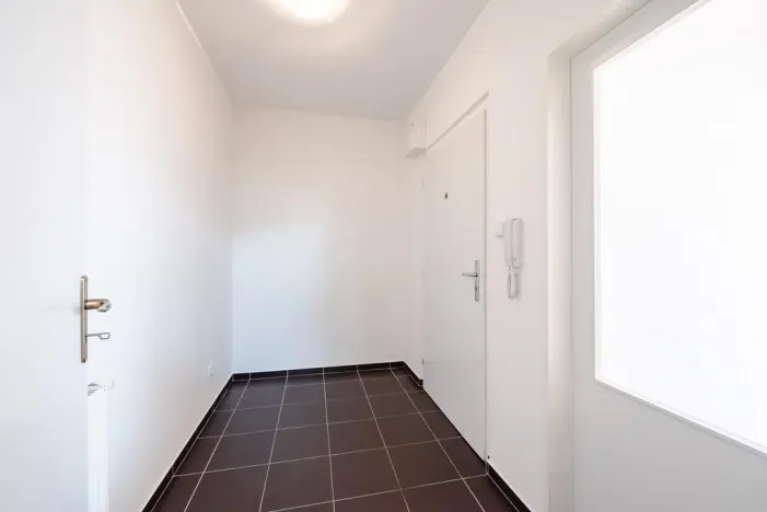 Pronájem bytu 1+1, Praha - Kobylisy, Pod Kynclovkou, 31 m2