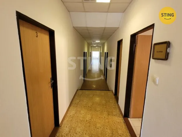 Pronájem kanceláře, Třinec, nám. Míru, 24 m2