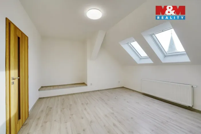 Pronájem bytu 1+1, Plzeň - Jižní Předměstí, Husova, 35 m2