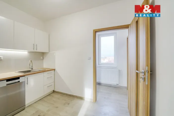 Pronájem bytu 1+1, Plzeň - Jižní Předměstí, Husova, 35 m2