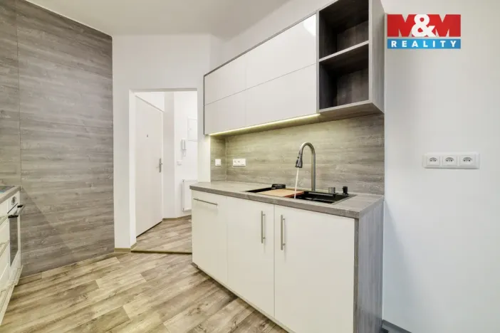 Prodej bytu 4+1, Cheb, Májová, 121 m2