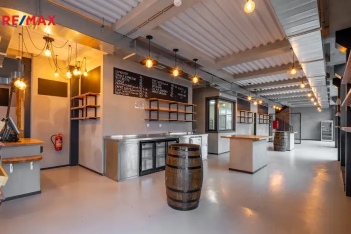 Pronájem restaurace, Praha - Stodůlky, Tlumačovská, 365 m2