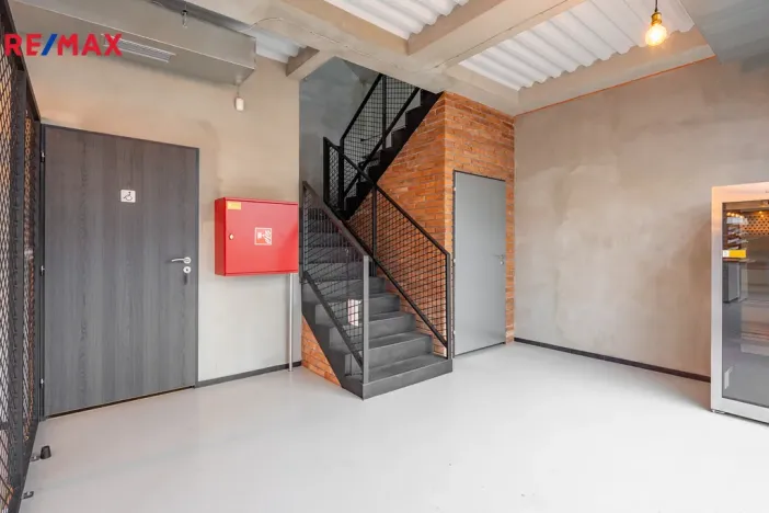 Pronájem restaurace, Praha - Stodůlky, Tlumačovská, 365 m2