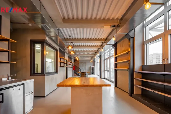 Pronájem restaurace, Praha - Stodůlky, Tlumačovská, 365 m2