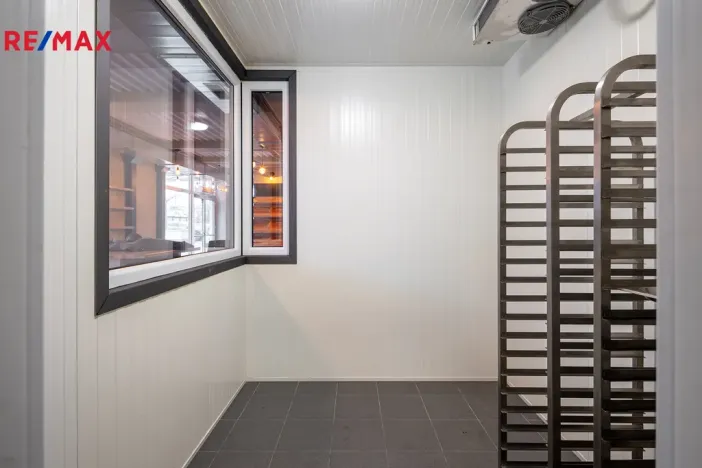 Pronájem restaurace, Praha - Stodůlky, Tlumačovská, 365 m2