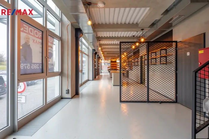 Pronájem restaurace, Praha - Stodůlky, Tlumačovská, 365 m2