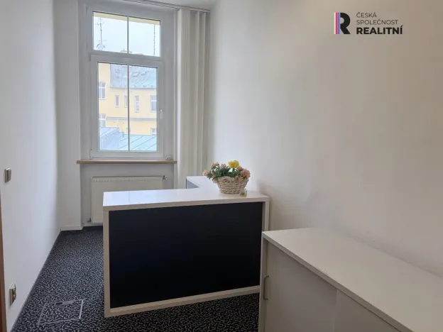 Pronájem kanceláře, Karlovy Vary, Moskevská, 12 m2