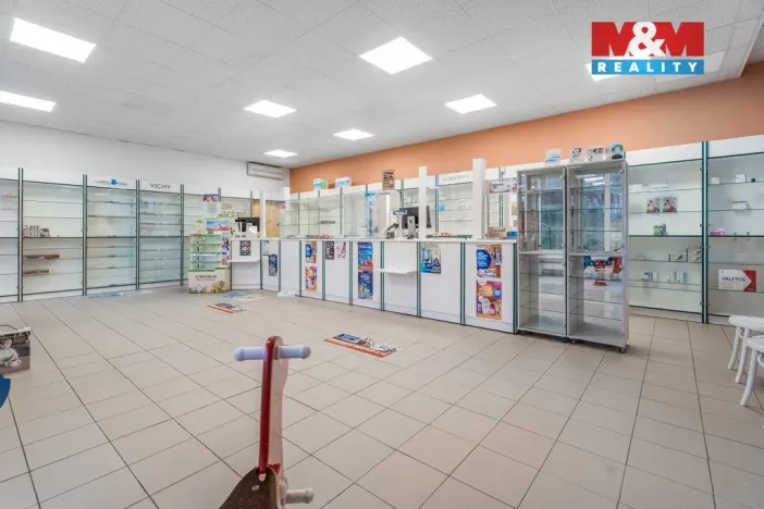 Pronájem obchodního prostoru, Ústí nad Labem - Severní Terasa, Šrámkova, 181 m2