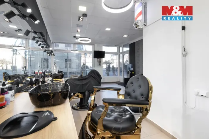 Prodej obchodního prostoru, Bruntál, nám. Míru, 720 m2