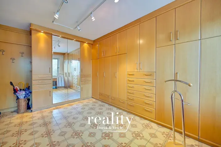 Prodej rodinného domu, Hodonice, 480 m2