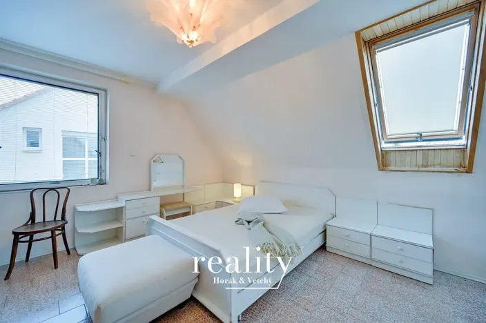 Prodej rodinného domu, Hodonice, 480 m2