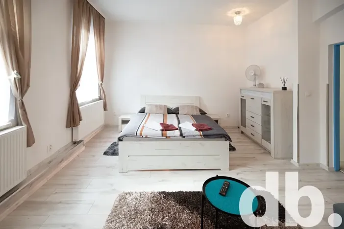 Pronájem bytu 2+kk, Karlovy Vary, Jabloňová, 45 m2