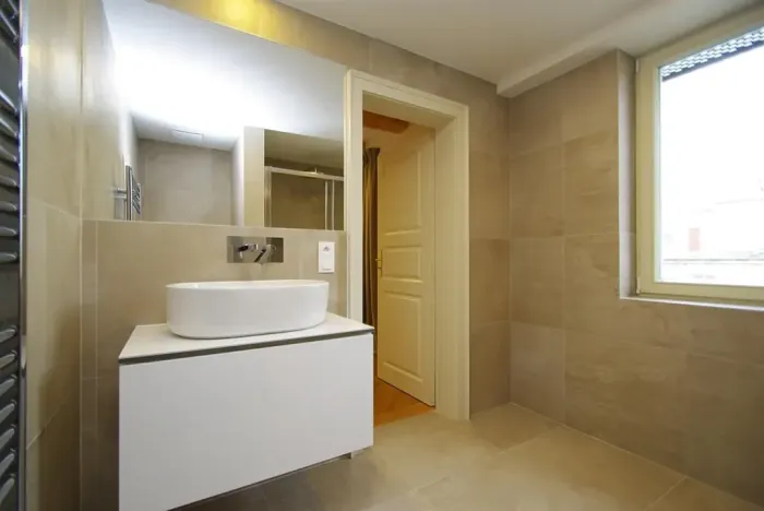 Pronájem atypického bytu, Praha - Nové Město, Bolzanova, 199 m2