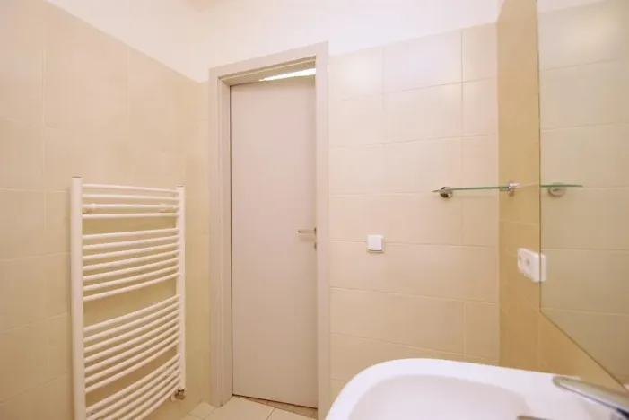 Pronájem kanceláře, Praha - Smíchov, Štefánikova, 63 m2