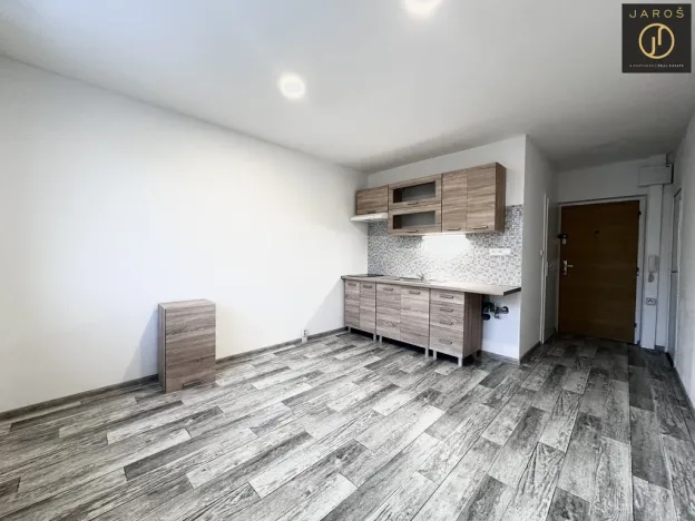 Pronájem bytu 1+1, Klášterec nad Ohří, Družstevní, 40 m2