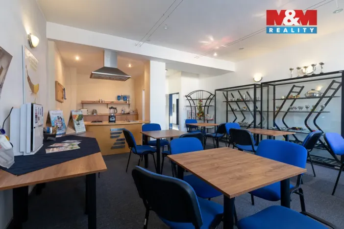 Prodej kanceláře, Bruntál, nám. Míru, 720 m2