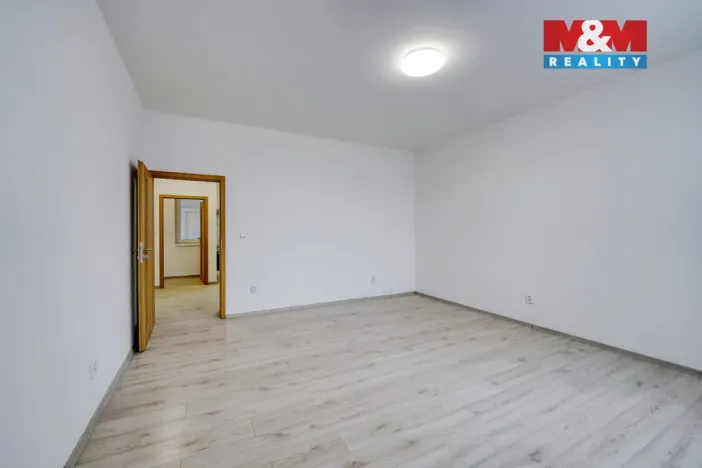 Pronájem bytu 2+kk, Plzeň - Jižní Předměstí, Husova, 43 m2