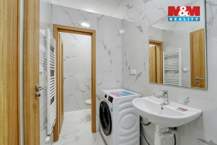 Pronájem bytu 2+kk, Plzeň - Jižní Předměstí, Husova, 43 m2