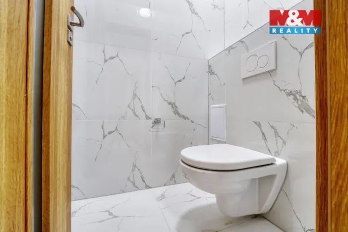 Pronájem bytu 2+kk, Plzeň - Jižní Předměstí, Husova, 43 m2