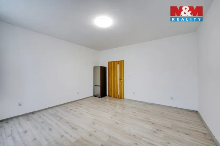 Pronájem bytu 1+1, Plzeň - Jižní Předměstí, Husova, 34 m2
