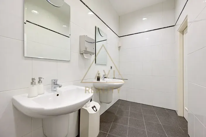 Pronájem obchodního prostoru, Praha - Vršovice, Černomořská, 364 m2