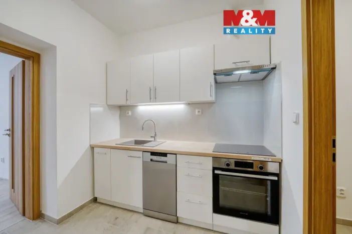 Pronájem bytu 1+1, Plzeň - Jižní Předměstí, Husova, 34 m2