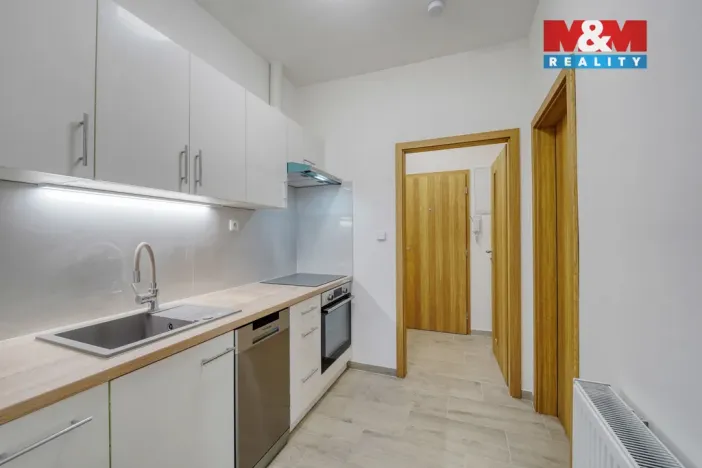 Pronájem bytu 1+1, Plzeň - Jižní Předměstí, Husova, 34 m2