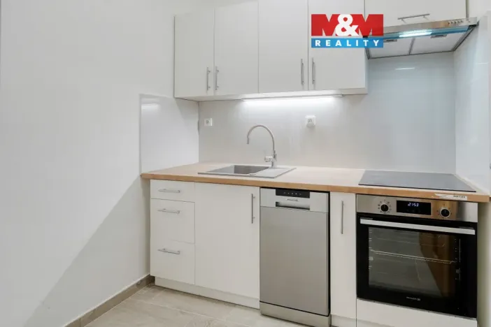 Pronájem bytu 2+kk, Plzeň - Jižní Předměstí, Husova, 44 m2