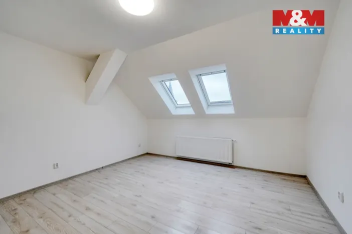 Pronájem bytu 2+kk, Plzeň - Jižní Předměstí, Husova, 44 m2