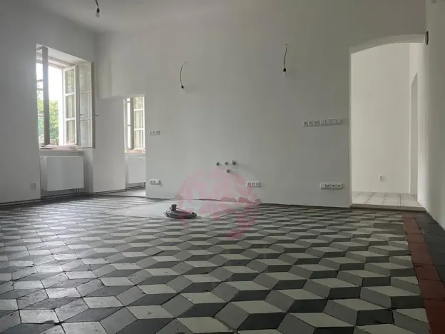 Pronájem obchodního prostoru, Kostelec nad Černými lesy, náměstí Smiřických, 70 m2