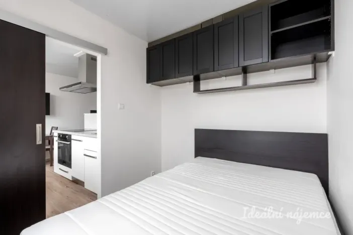 Pronájem bytu 2+kk, Praha - Modřany, Lysinská, 32 m2